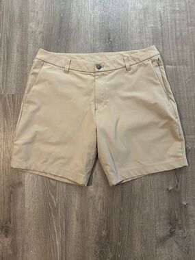 Lululemon 34 Commission Classic Fit Men's Casual Golf Flat Front Khaki Shorts